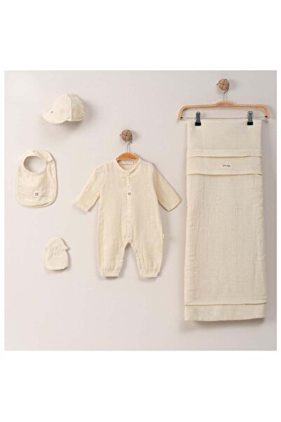 Generic Baby boy 5-piece set – European style (0-3 months) Beige