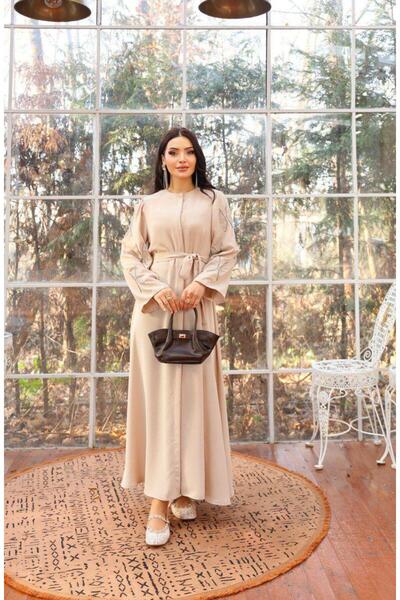 Dadali فستان فيرايس مطرز بالفراشات مع حزام باللون البيج