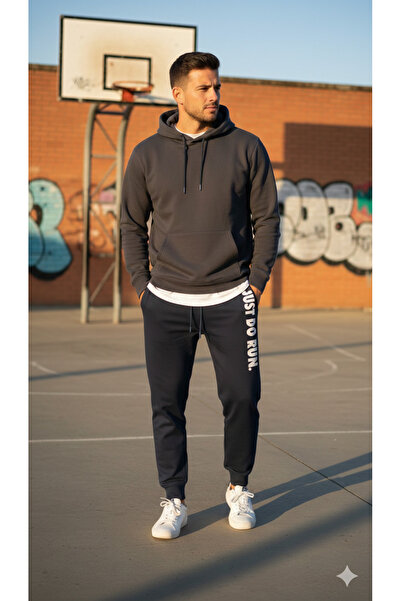 Pomaxi Men's navy blue sweatpants with "JUST DO RUN" print