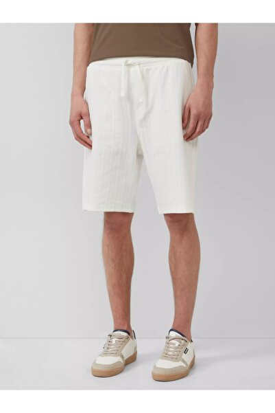 s.Oliver Shorts, men, Detroit, with textured look, Relaxed fit, White