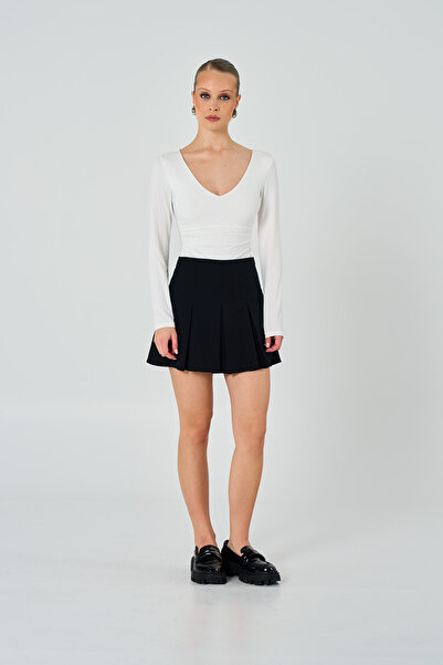 Thalure Women's Black Pleated Shorts Skirt