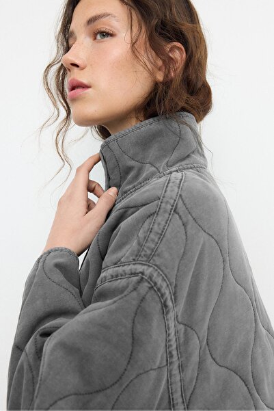 Stradivarius Yüksek yakalı yastıklı ceket