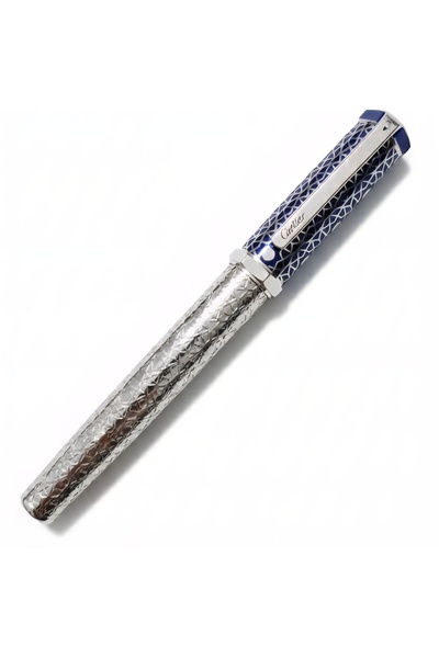 CAAT A distinctive luxury pen with accessories
