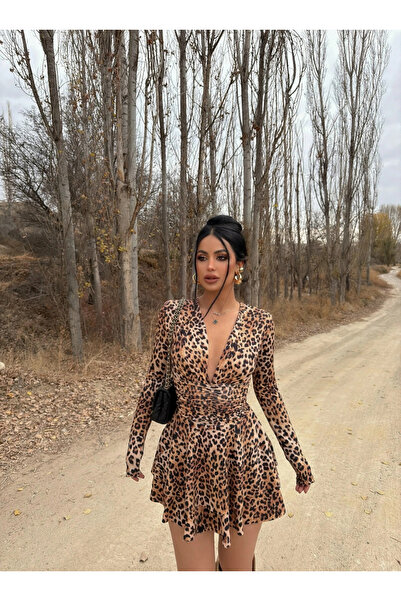 kırmızı butiks Leopar Göğüs Drapeli Şortlu Elbise