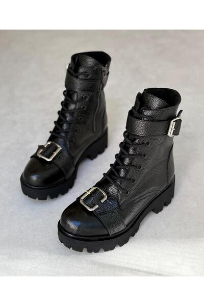 DIVA CHARMS Bison leather boots with buckles