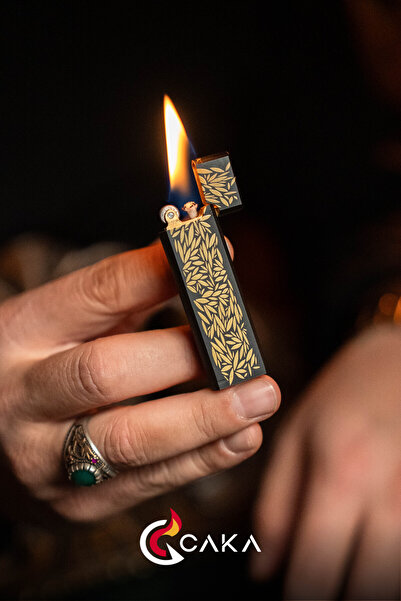 Caka Zen Serisi El Yapımı Pirinç Benzinli Çakmak Siyah Gold Detay