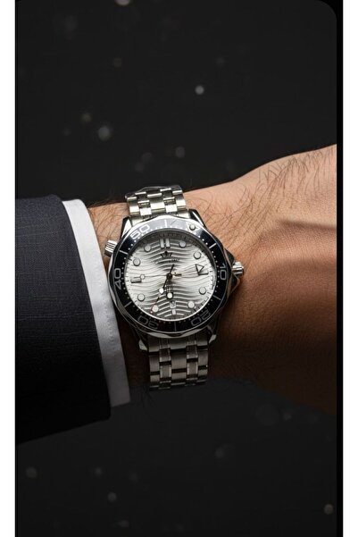 Caverton Mair Elegant men's wristwatch – black case and metal bracelet