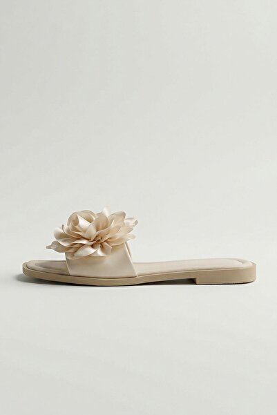 Rays 7043 Flower Detail Slippers Cream