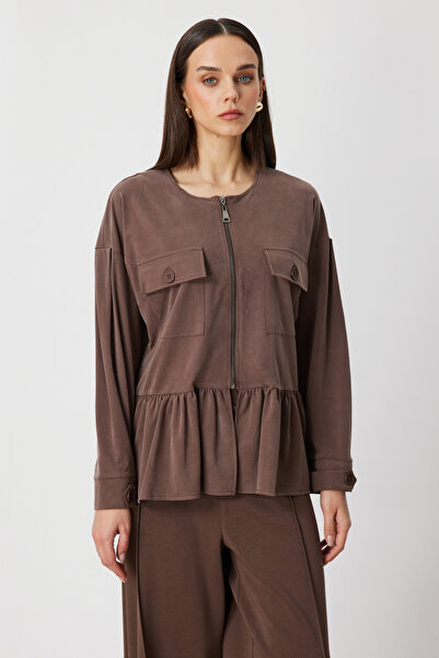 ON جاكيت مزين بالتفاصيل مع جيوب على الأكمام