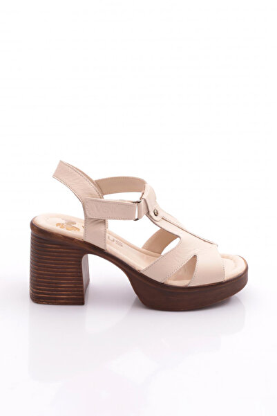 Venüs 2409804Y صندل جلدي نسائي