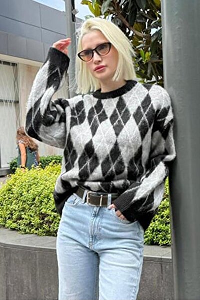 Get Crazy Women's Crew Neck Argyle Knit Sweater