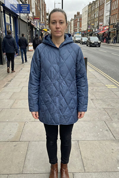 Asist AST 6250 Oversize Kapitone Desen Kapşonlu İnce Kadın Mont