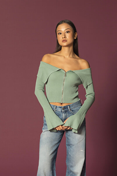 Nisan Madonna Collar Zippered Sweater