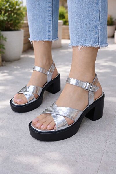 ds Dicle Stil Women's Cross-Strap Sandals