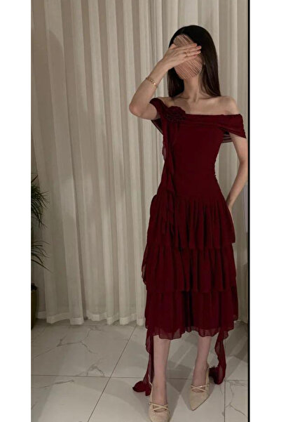 Savina Red dress with attractive pleats