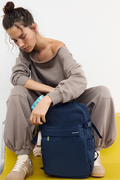 Stradivarius Yıkanmış görünümlü kısa sweatshirt