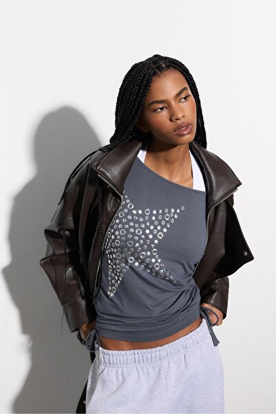 Stradivarius Zımbalı yıldız t-shirt