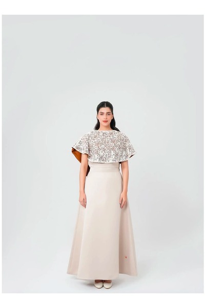 Obaha Jalabiya with a cover featuring prominent roses