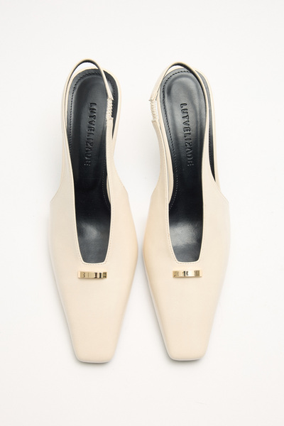 LUTVELIZADE Topuklu 2606 - Küt Burun Dekolteli Toka Detaylı Kemik Kadın Topuklu