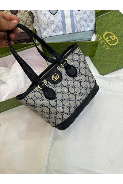 GGG Elegant and stylish women's shoulder bag with all its accessories