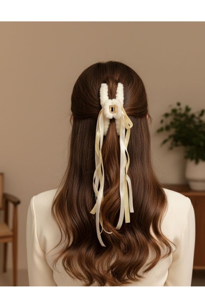 SOFT Kıskaçlı fiyonklu kurdaleli tüylü romantik topuz tokası(Krem)