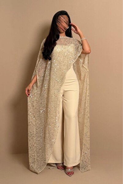 REVE Elegant beige jumpsuit topped with a long cape embroidered with luxuriou...