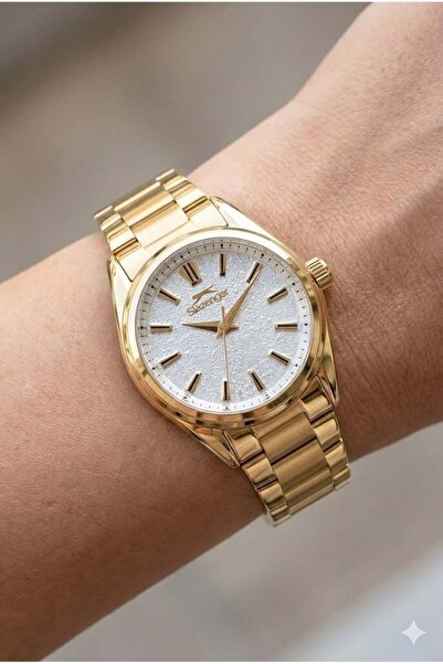 Slazenger ساعة يد نسائية |   30 ملم، سوار فولاذي ذهبي اللون، زجاج معدني، 5ATM