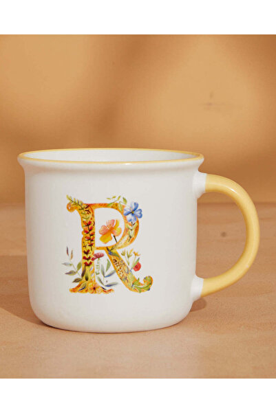 REDTAG كوب أصفر مزين بحروف الأبجدية - R (13 أونصة)