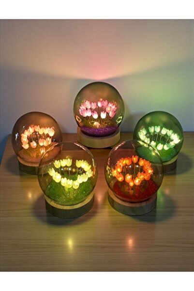 HEDİYE FİKRİ Led Işıklı Lale Cam Fanus – Ahşap Tabanlı Dekoratif Gece Lambası