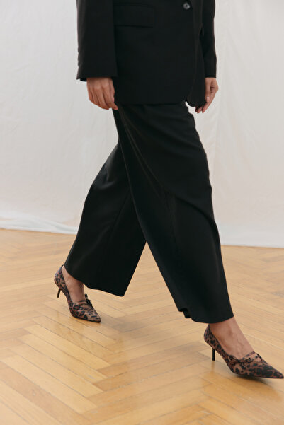 LUTVELIZADE Topuklu 2604 - Sivri Burun Kurdele Detaylı Leopar Kadın Topuklu