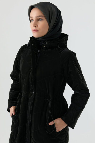 Tuğba Cam Kırığı Desenli Kapitone Kaban - Siyah