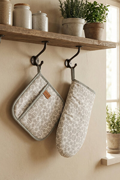 HAMUR Heat Resistant 2-Piece Kitchen Oven Gloves Square Pot and Pan Holder Se...