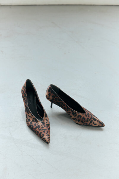 LUTVELIZADE Tocuri înalte 2603 - Tocuri înalte clasice cu vârf ascuțit, cu im...