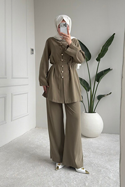 Tesettür Diyarı طقم حجاب نسائي من قماش التانسل بأزرار أمامية - كاكي