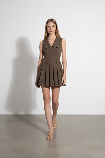 Vireo Club Women's Bitter Brown Collar Detailed Pleated Mini Dress