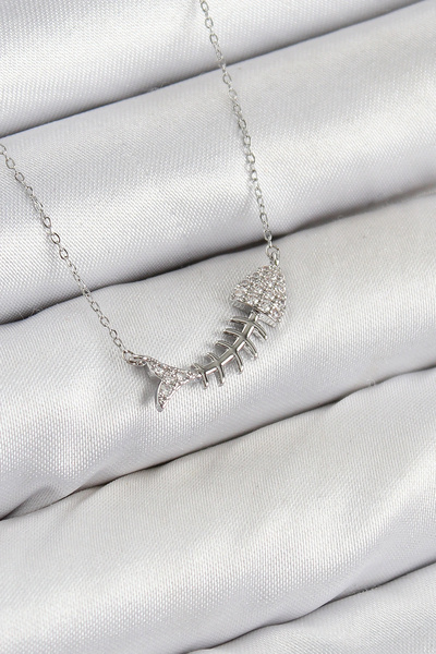shopwave قلادة نسائية من النحاس والزركون الحجري على شكل عظمة السمكة موديل فضي...