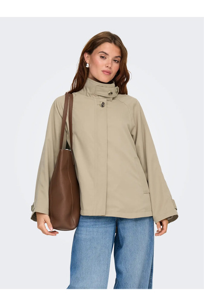 ONLY Kadın Geniş Yaka Bol Kesim Krem Ceket - 15361452