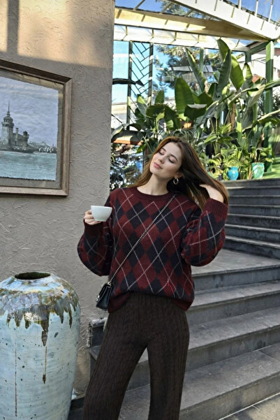 bysoca Women's Burgundy Diamond Patterned Crew Neck Long Sleeve Oversize Soft...