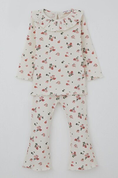 Breeze Baby Girl Tights Set with Floral Pattern and Ruffle Detail on the Coll...