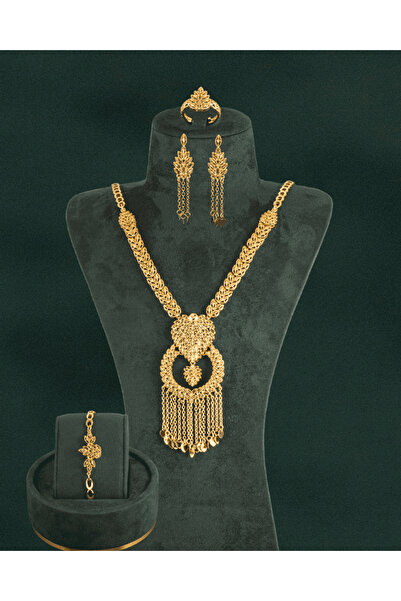 Un Elegant gold-plated accessory set, perfect for gifts and special occasions.
