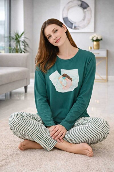 VAKİATR Women's Pajama Set: Top with Picture Print, Bottom with Stripes