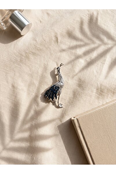 SR Jewelry Box Zarif Turna Figürlü Broş – Asalet & Yalnız Güç Temalı Tasarım