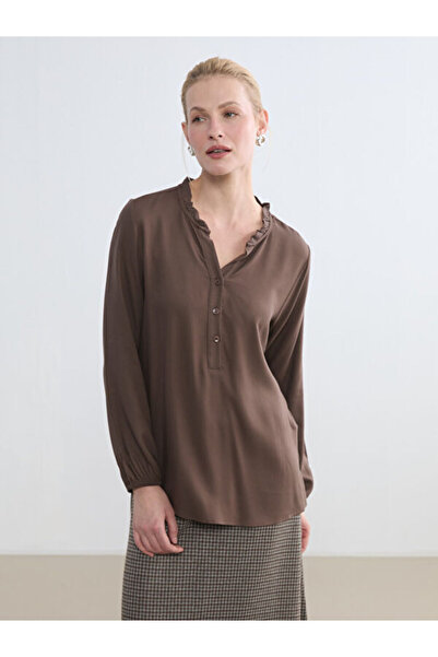 LC Waikiki Rmz Gi̇yi̇m Farkiyla Ruffled Roba Collar Blouse