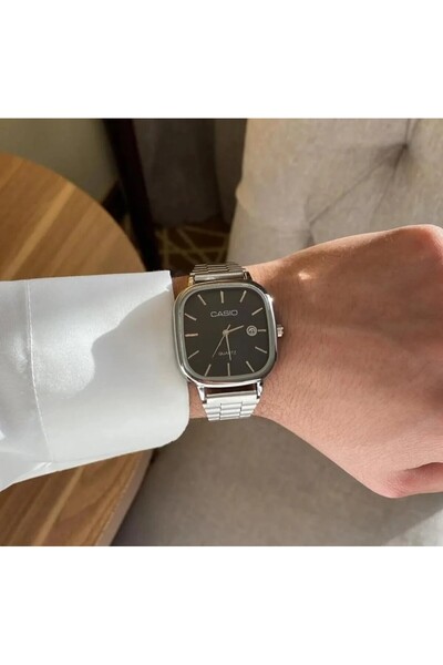 Zarif CS Men's LTP Silver Wristwatch with Black Dial