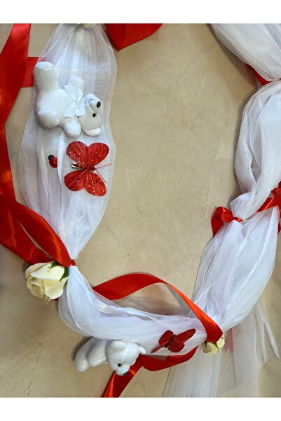 Botez Decor cristelnita din tulle alb, flori din sapun ivory, panglica rosie si ursuleti albi