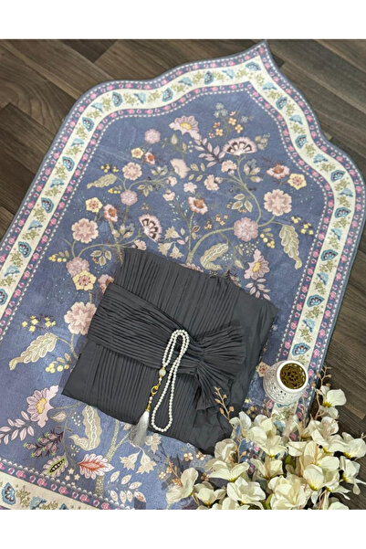 Gerenic Women's prayer set consisting of a floral prayer mat and a pleated pr...
