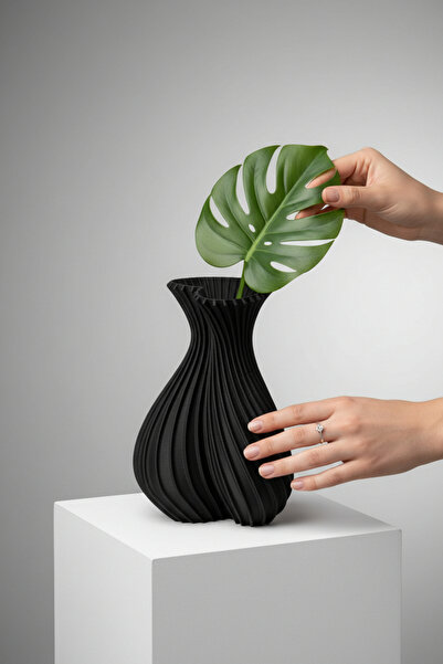 Pazarois Heart Shaped Design Vase Black