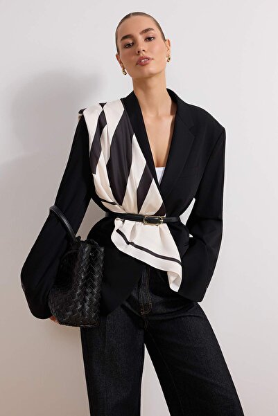 ترينديول كوليكشن بلوزة شال من الساتان مخططة باللون الأسود مناسبة للاستخدامات ...