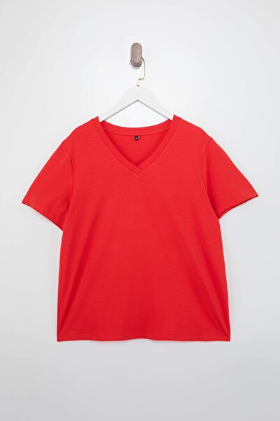 Trendyol Curve Tricou roșu cu decolteu în V, croială normală, mărime mare TBB...