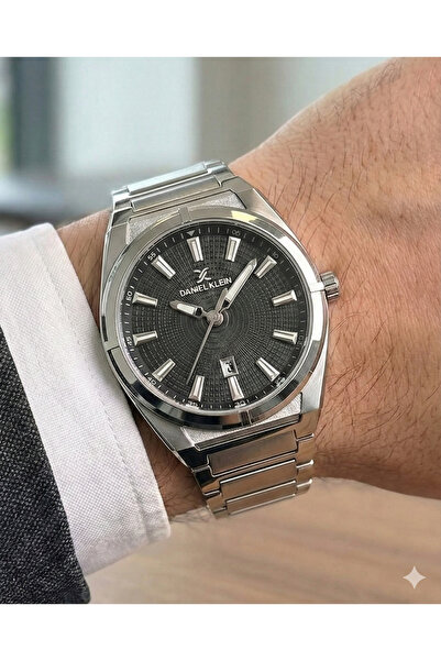 Daniel Klein ساعة يد بسوار معدني للرجال بمينا أسود وتقويم 3 ATM مقاومة للماء